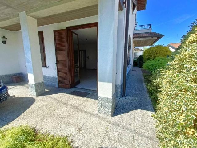 Villa Indipendente in vendita a Cascina del Pè, Faloppio