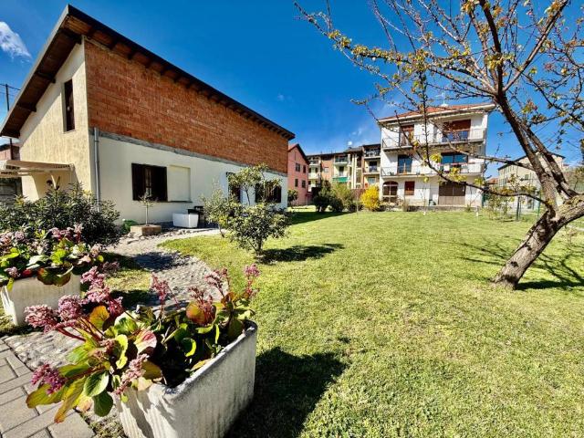 Villa Indipendente in vendita a Cascina del Pè, Faloppio