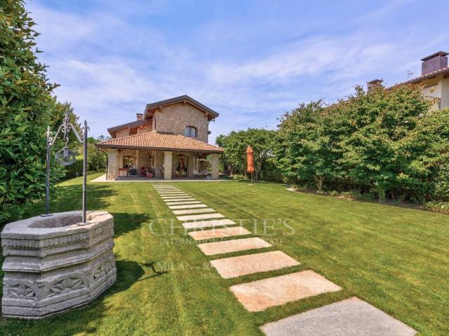 Villa Indipendente in vendita a Somaino, Faloppio