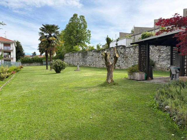 Villa Indipendente in vendita a Cascina del Pè, Faloppio
