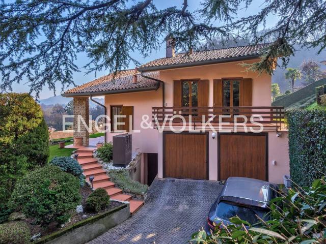 Villa Indipendente in vendita a Olgiate Molgora, Lombardia