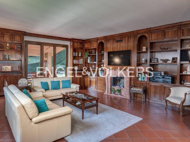 Villa Indipendente in vendita a Olgiate Molgora, Lombardia