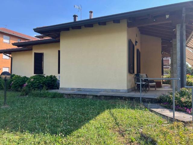 Villa Indipendente in vendita a Beolco, Olgiate Molgora