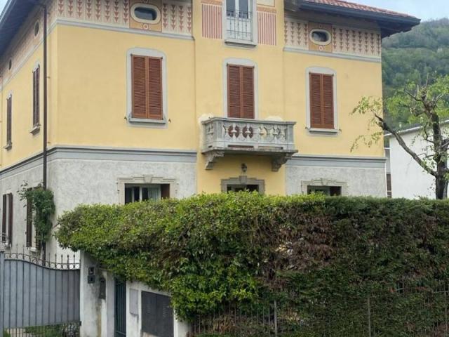 Villa Indipendente in vendita a Olgiate Molgora, Lombardia