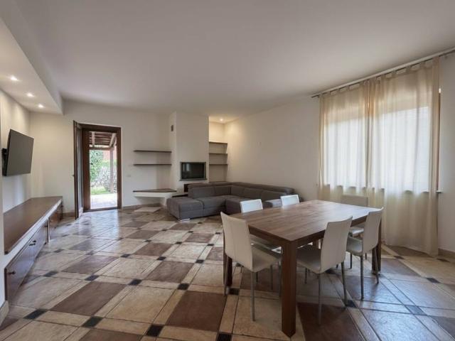 Villa Indipendente in vendita a Olgiate Olona, Varese