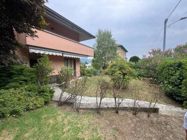 Villa Indipendente in vendita a Santa Maria, Olginate