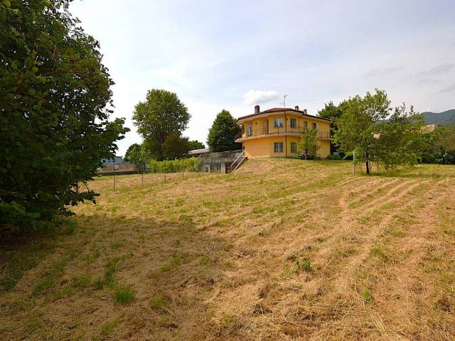 Villa Indipendente in vendita a Capiate, Olginate