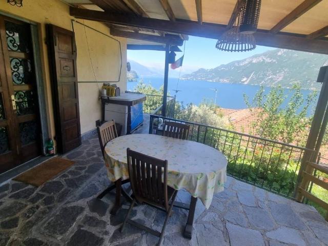 Villa Indipendente in vendita a Oliveto Lario, Lombardia