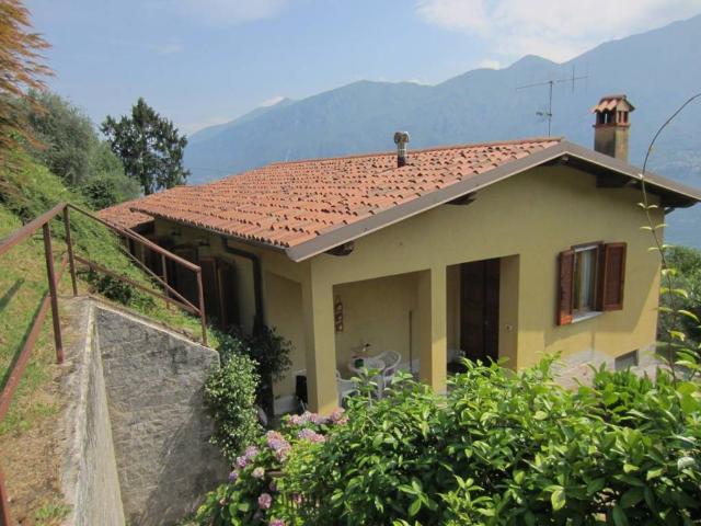 Villa Indipendente in vendita a Oliveto Lario, Lombardia