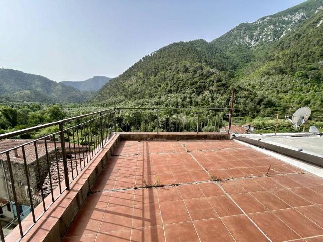 Villa Indipendente in vendita a Olivetta San Michele, Liguria