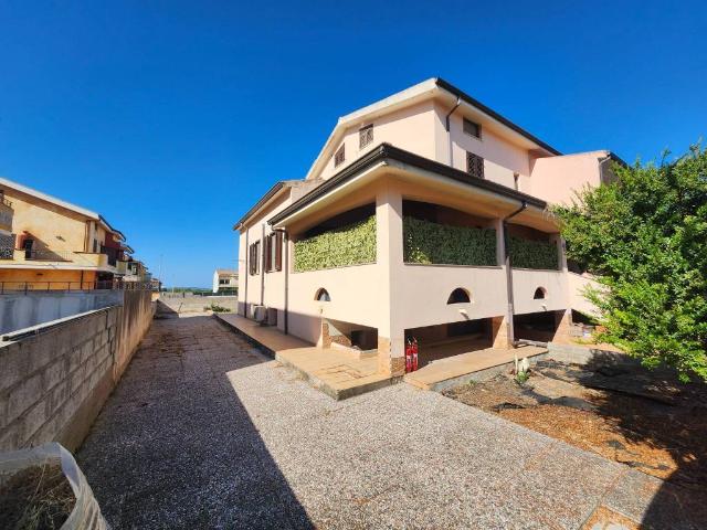 Villa Indipendente in vendita a Olmedo, Sardigna/Sardegna
