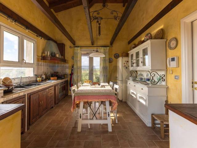 Villa Indipendente in vendita a Olmedo, Sardigna/Sardegna