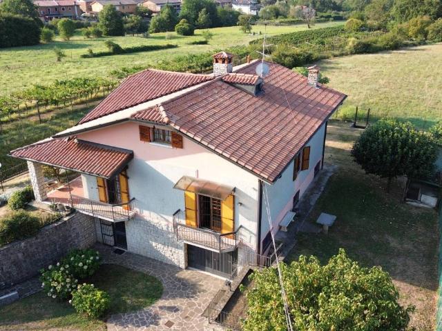 Villa Indipendente in vendita a Comunità montana del Sebino bresciano, Ome