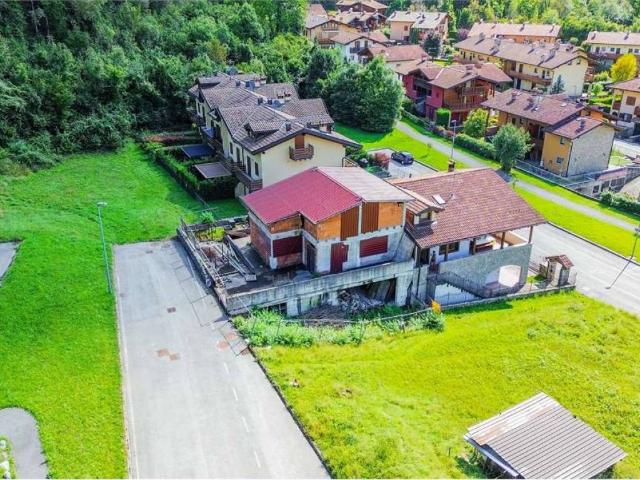 Villa Indipendente in vendita a Onore, Lombardia
