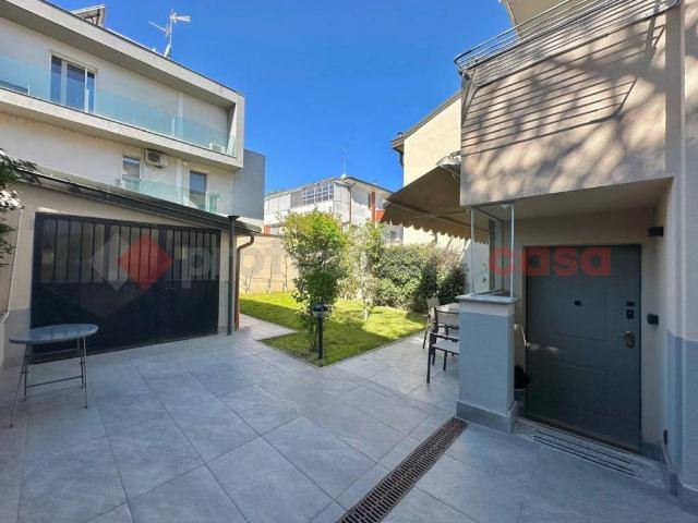 Villa Indipendente in vendita a Locate Triulzi, Lombardia