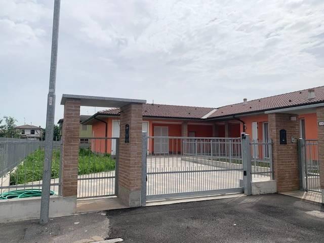Villa Indipendente in vendita a Locate Triulzi, Lombardia