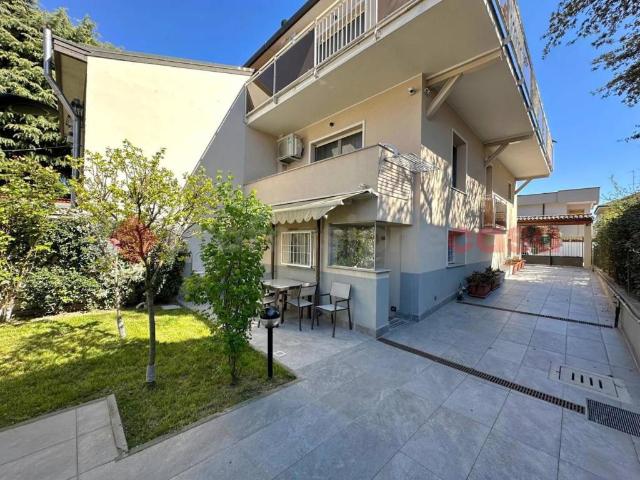 Villa Indipendente in vendita a Locate Triulzi, Lombardia
