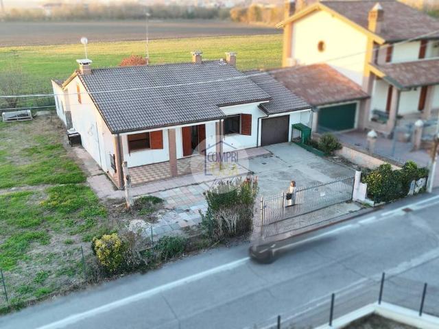 Villa Indipendente in vendita a Oppeano, Veneto