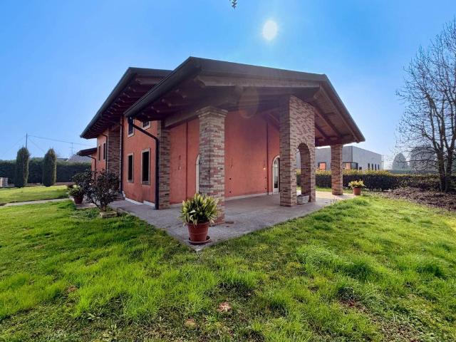 Villa Indipendente in vendita a Cà degli Oppi, Oppeano