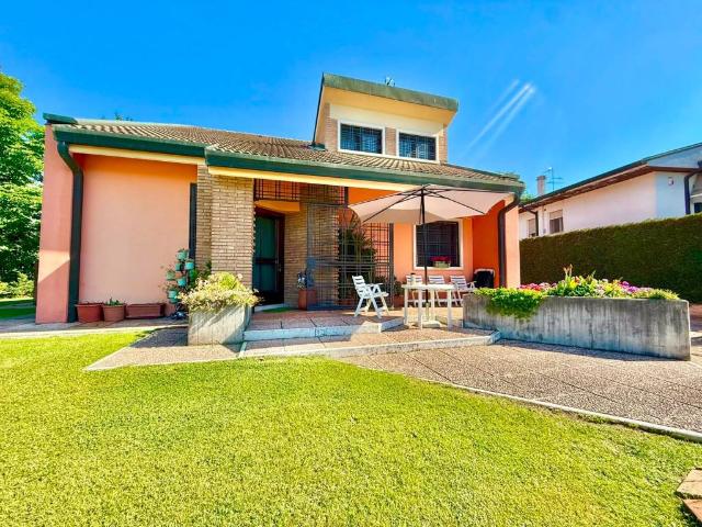 Villa Indipendente in vendita a Oppeano, Veneto