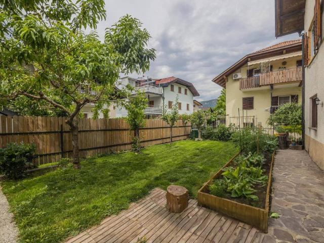 Villa Indipendente in vendita a Überetsch-Unterland - Oltradige-Bassa Atesina, Ora