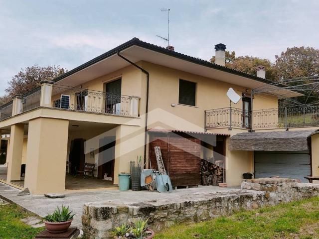Villa Indipendente in vendita a Oratino, Molise