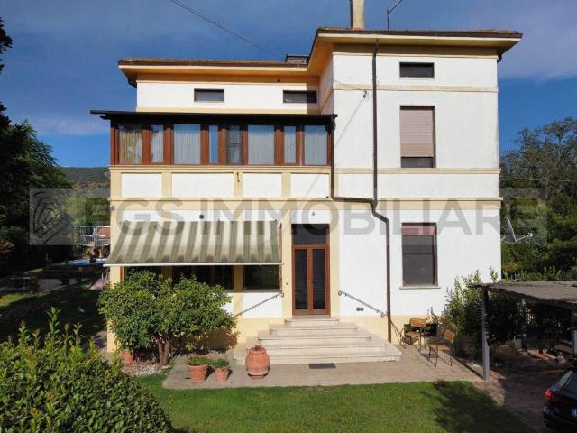 Villa Indipendente in vendita a Orbetello, Toscana