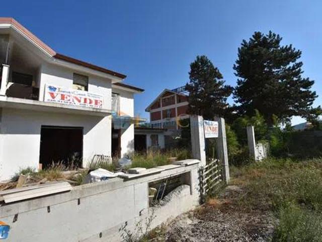 Villa Indipendente in vendita a Oricola, Abruzzo