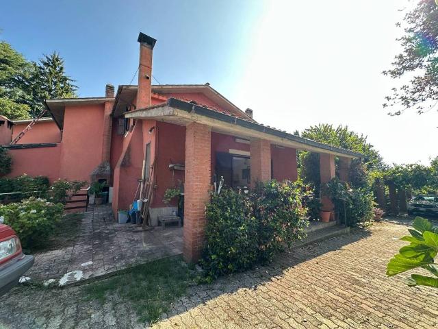 Villa Indipendente in vendita a Oriolo Romano, Lazio
