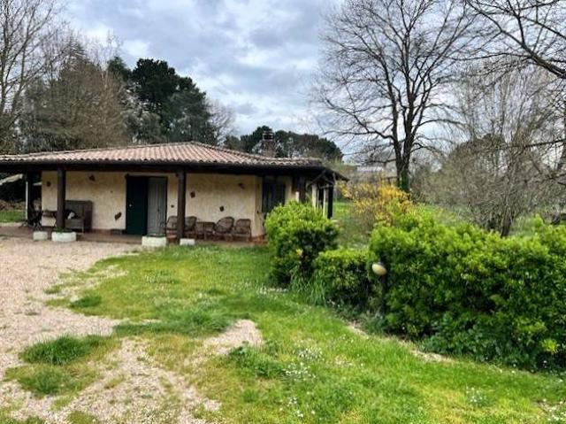 Villa Indipendente in vendita a Oriolo Romano, Lazio