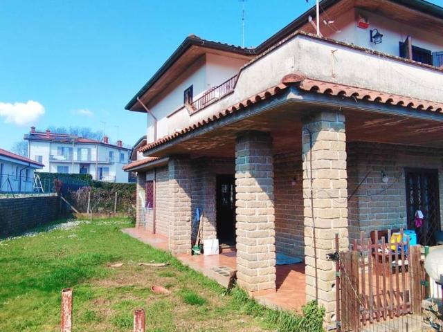 Villa Indipendente in vendita a Oriolo Romano, Lazio