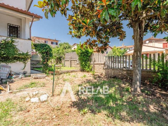Villa Indipendente in vendita a Oriolo Romano, Lazio