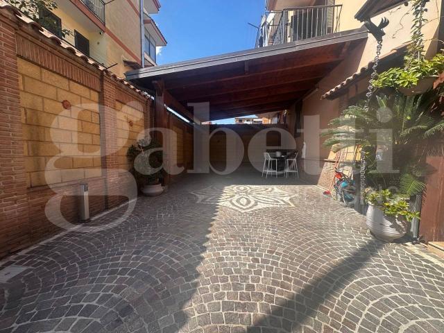 Villa Indipendente in vendita a Casapozzano, Orta Di Atella
