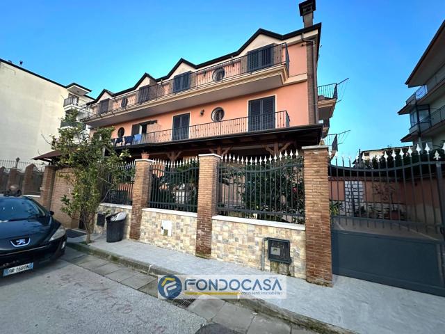 Villa Indipendente in vendita a Casapozzano, Orta Di Atella