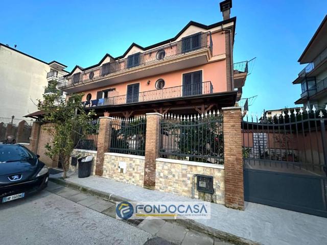 Villa Indipendente in vendita a Casapozzano, Orta Di Atella
