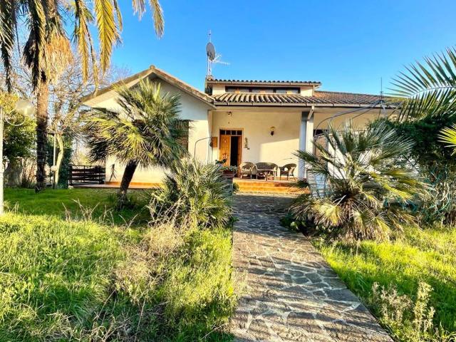 Villa Indipendente in vendita a Orte, Lazio