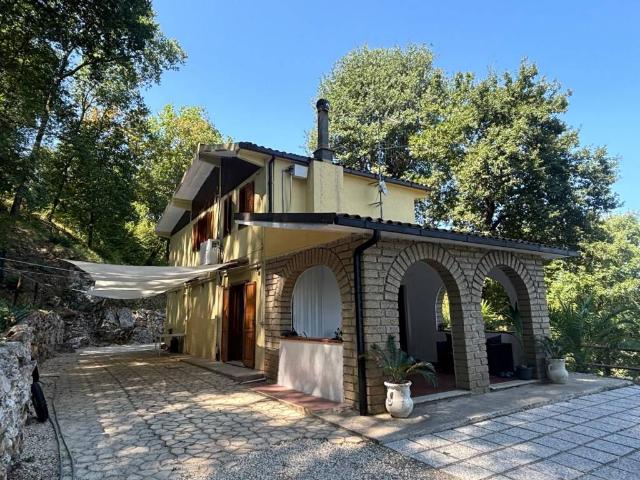 Villa Indipendente in vendita a Orte, Lazio