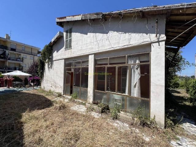 Villa Indipendente in vendita a Ortona, Abruzzo