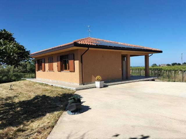 Villa Indipendente in vendita a Tamarete, Ortona