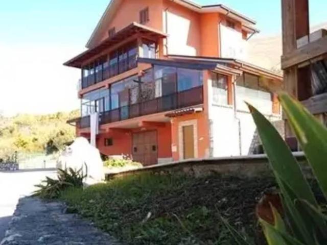 Villa Indipendente in vendita a Ortona Dei Marsi, Abruzzo