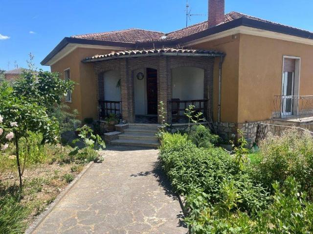 Villa Indipendente in vendita a Montecchio, Umbria