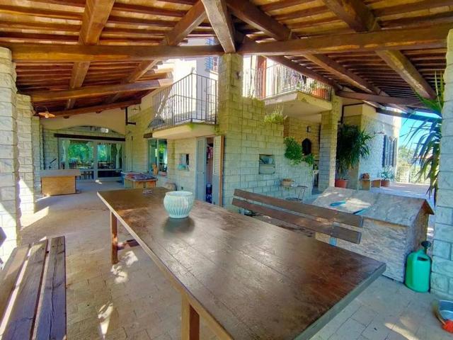 Villa Indipendente in vendita a Orvieto, Umbria