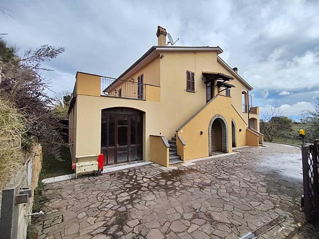 Villa Indipendente in vendita a Orvieto, Umbria