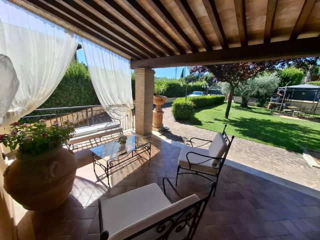 Villa Indipendente in vendita a Sferracavallo, Orvieto