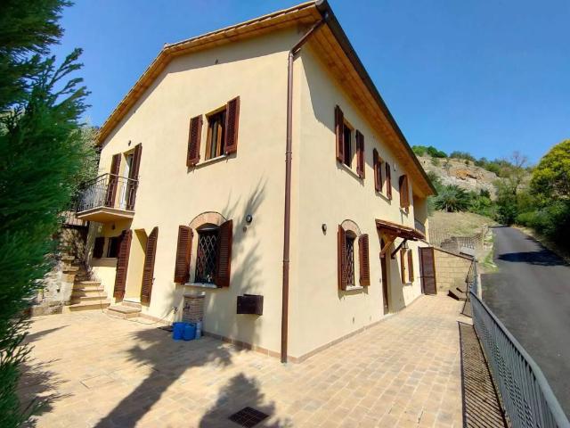 Villa Indipendente in vendita a Orvieto, Umbria