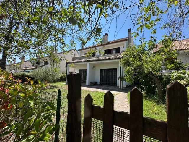 Villa Indipendente in vendita a Orvinio, Lazio