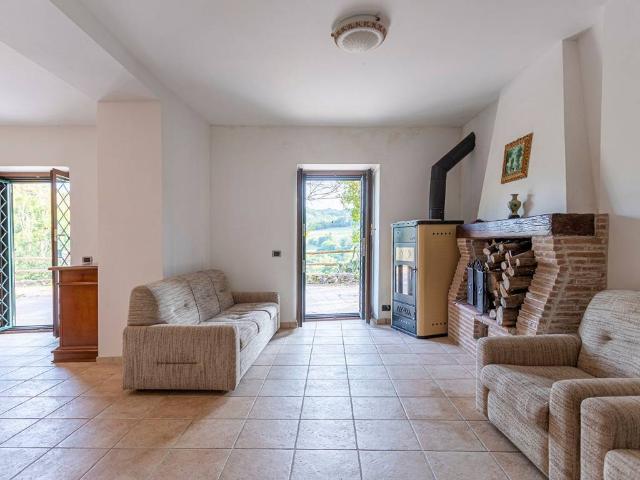 Villa Indipendente in vendita a Orvinio, Lazio