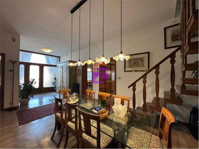 Villa Indipendente in vendita a Unione dei Comuni Bassa Bresciana Occidentale, Orzinuovi