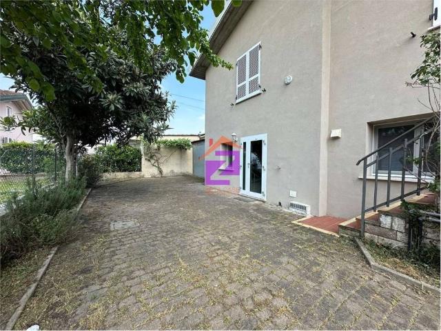 Villa Indipendente in vendita a Unione dei Comuni Bassa Bresciana Occidentale, Orzinuovi