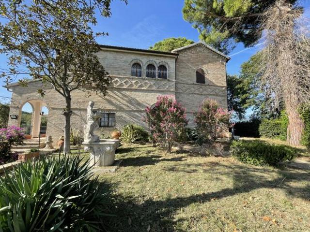 Villa Indipendente in vendita a Marche, Ancona